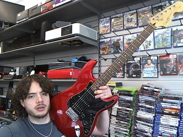 Guit electrique squier strat rouge