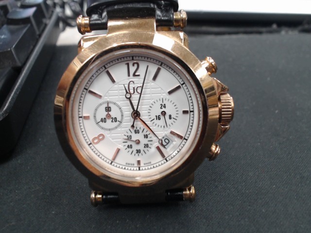 Montre couleur rose gold