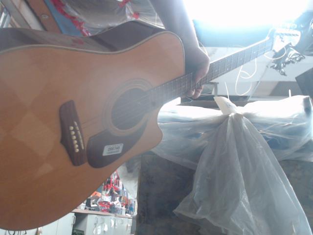 Guitare elec acoustique la brea korean