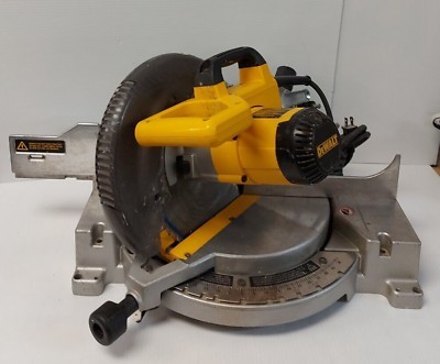 Scie a onglet dewalt a fils dw703