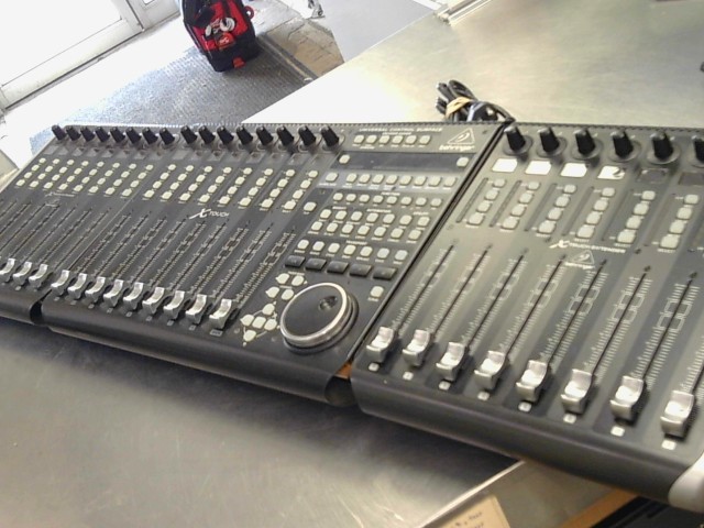 Behringer xtouch +2x extenders