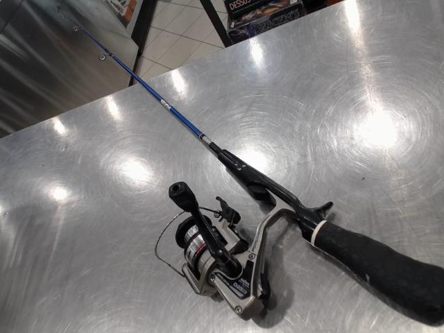 Canne a peche avec moulinet
