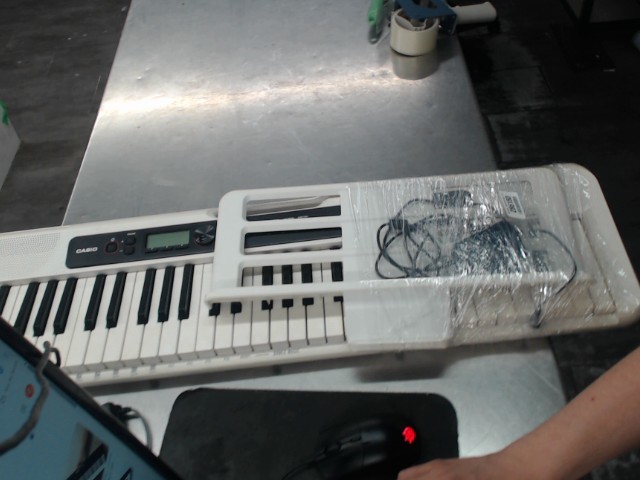 Piano electrique dans boite