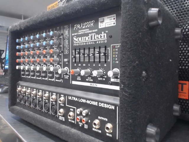 Compact powered mixer soundtech