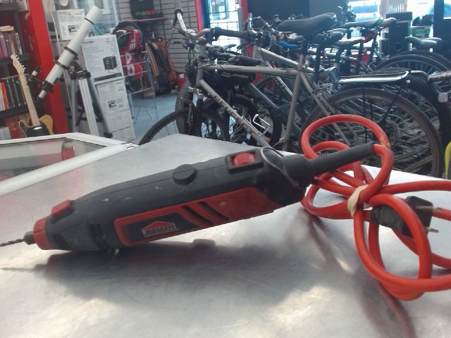 Perceuse droite avec meche