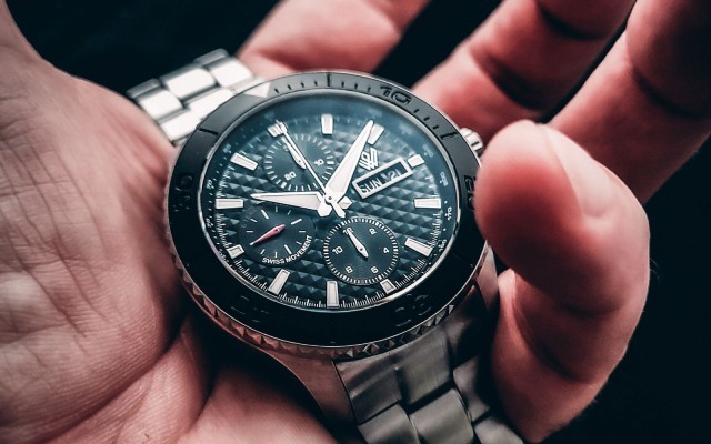 Montre divers liquidation