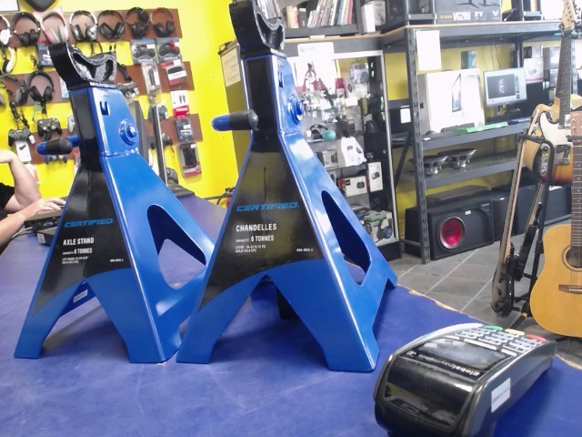 Paire de chandelles 6 tonnes comme neuve