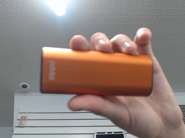 Zippo chargeur portatif