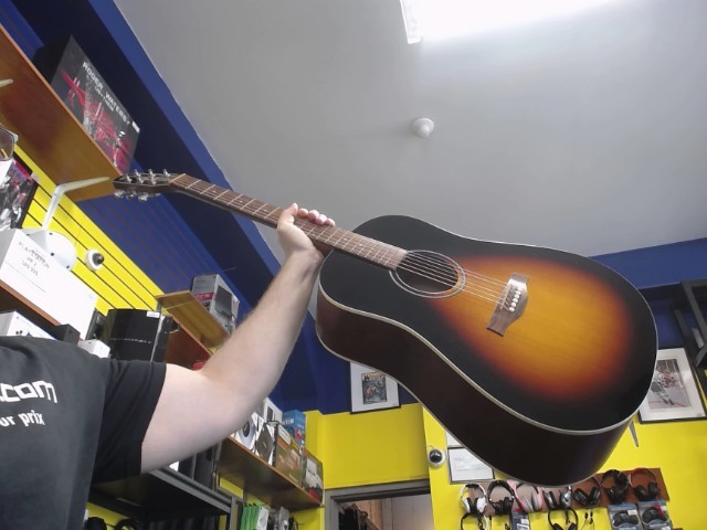 Guitare acoustique sunburst