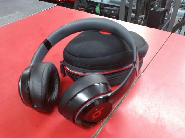 Beats solo 2 + etuit