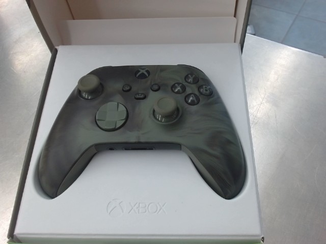 Manette xbox noctural vapor in box