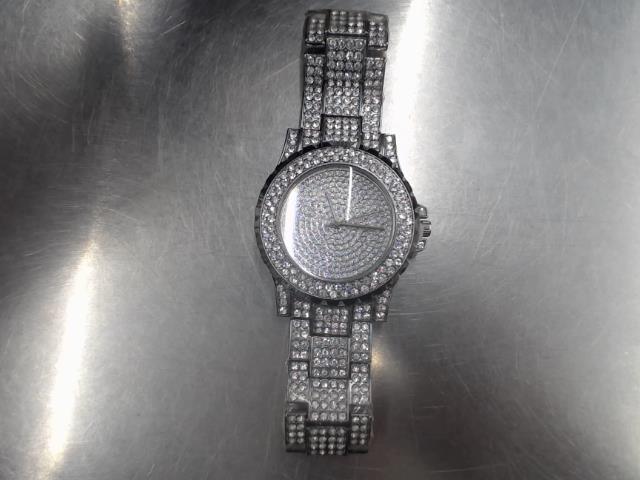 Montre fake diamond