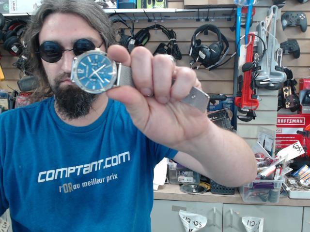 Montre fond bleu