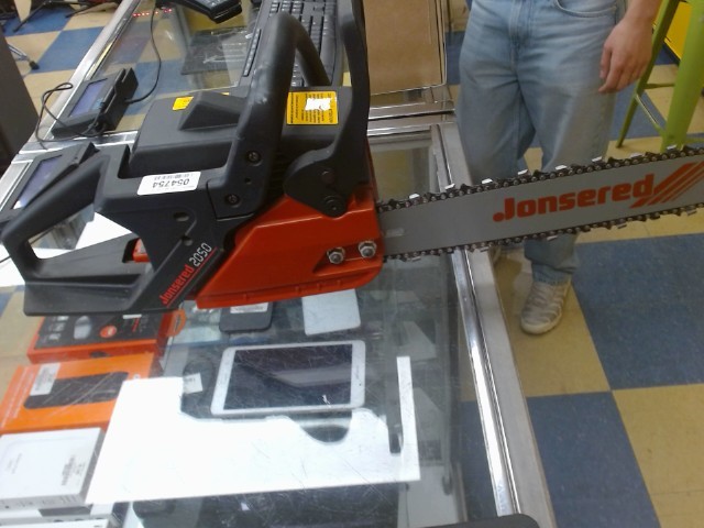 Chainsaw jonsered rouge new un peut sale