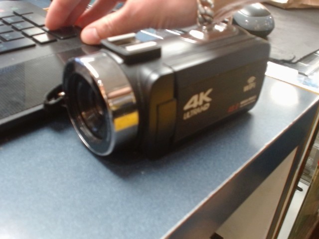 Camera video generique avec 2 batt