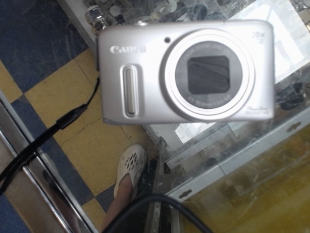 Petite camera canon grise