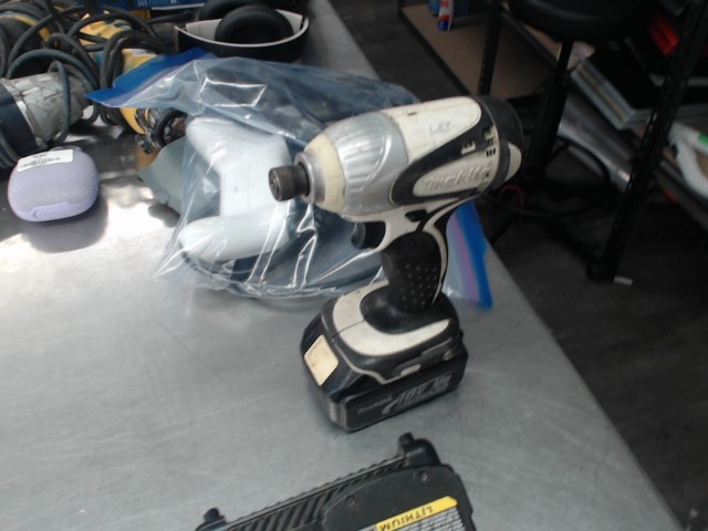 Drill makita avec batterie 3ah