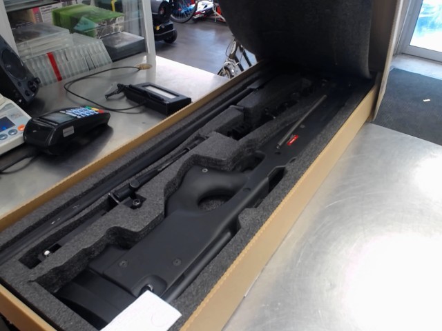 Airsoft bolt action sniper rifle +boite