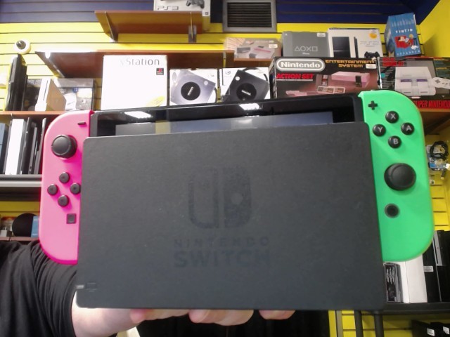 Console + joycons, station +chargeur