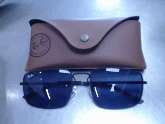 Rayban fumer dans case