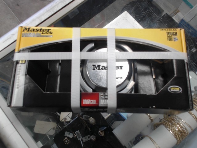Master lock magnum