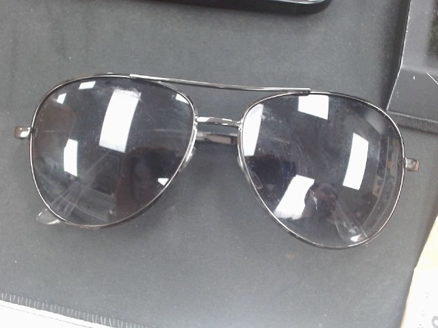 Lunette aviator noir bonne etat