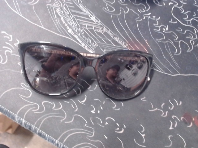 Lunette de solei pour femme