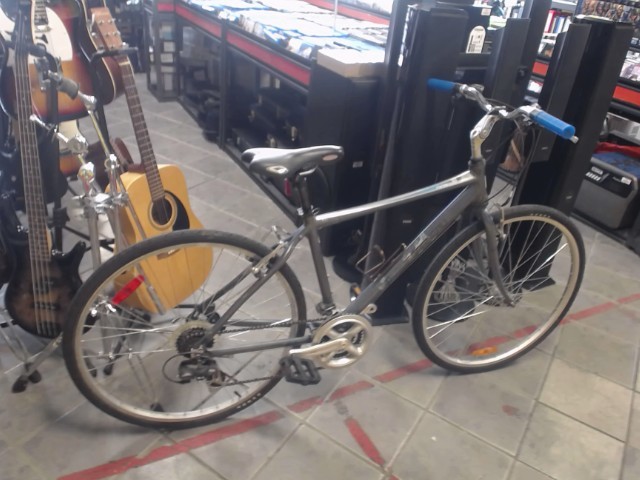 Velo hybride gris medium 18