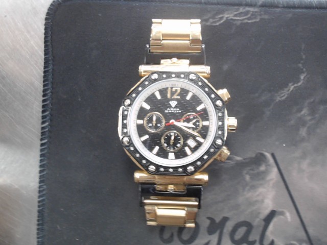 Montre aqua master de couleur or