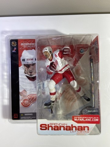 Brendan shannahan figurine new 2002