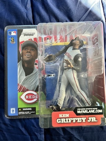 Ken griffey figurine new 2002
