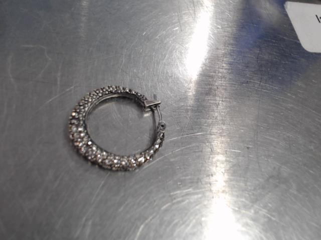 Une boucle dorei en argent