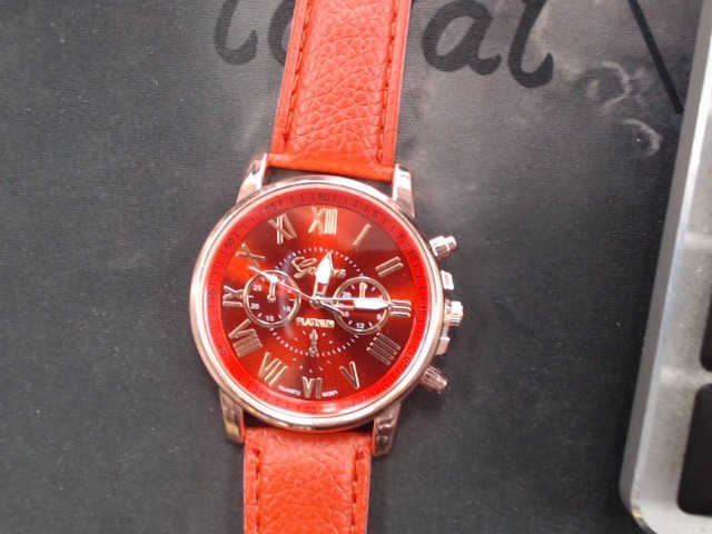 Montre rouge et  rose gold