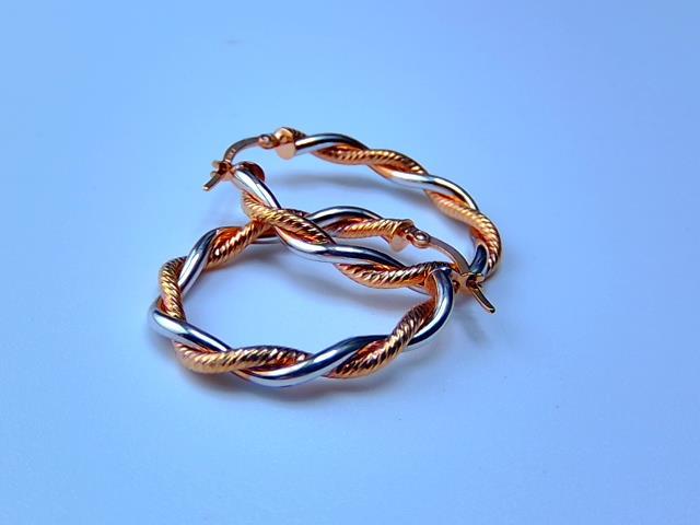 BOUCLES D OREILLES EN OR 10KT