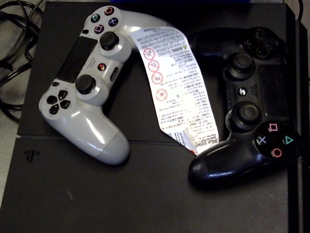 Sony ps4 fat + 2 controller