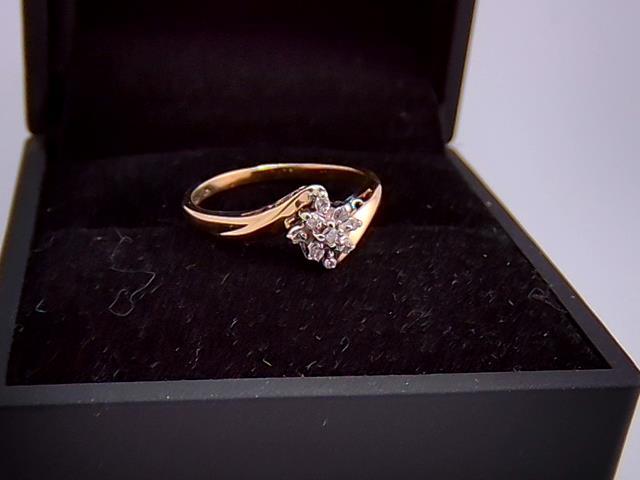 BAGUE EN OR 10KT AVEC DIAMANTS 