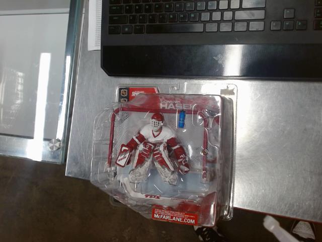 2001 series 2 dominik hasek detroi redw.
