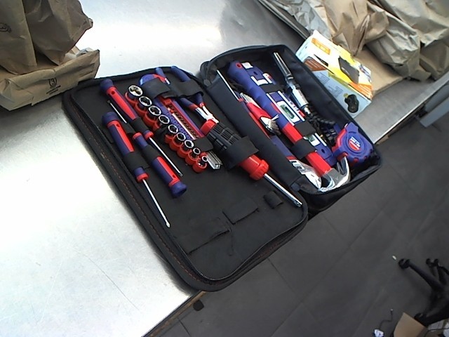 Kit d'outils manuels neufs