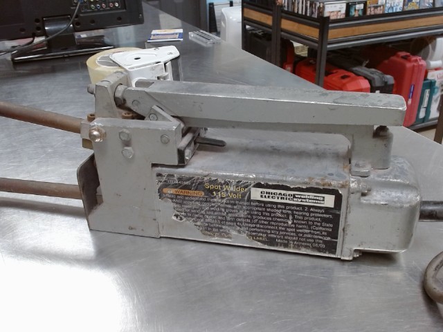 Spot welder