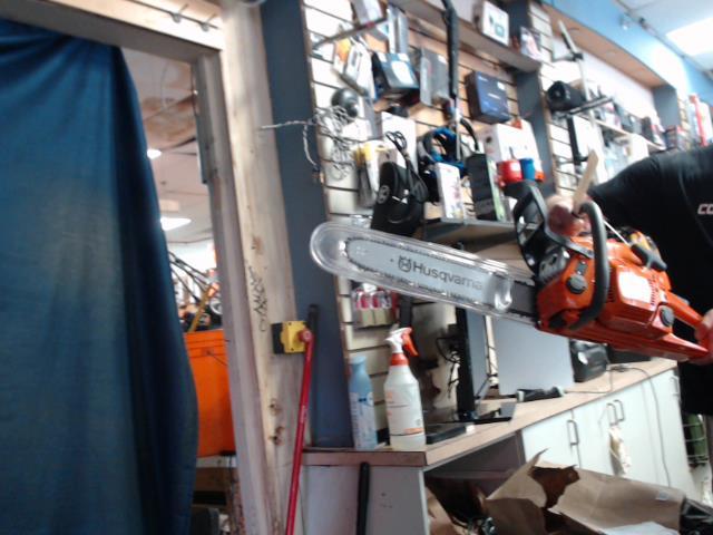 Chainsaw neuf