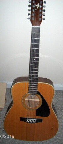 Guitare vintage yamaha fg420