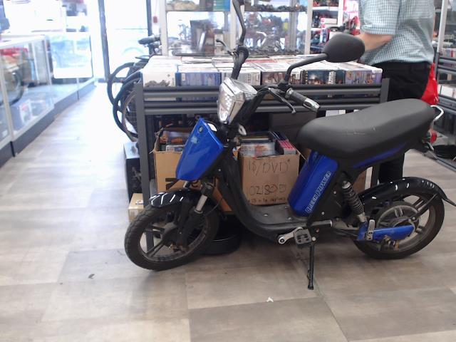 Scooter electrique 48w bleu et noire