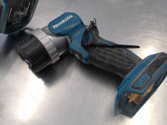 Makita flashlight + charger