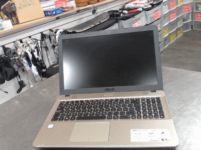 I5-7200u/8gb ram/256ssd+chargeur