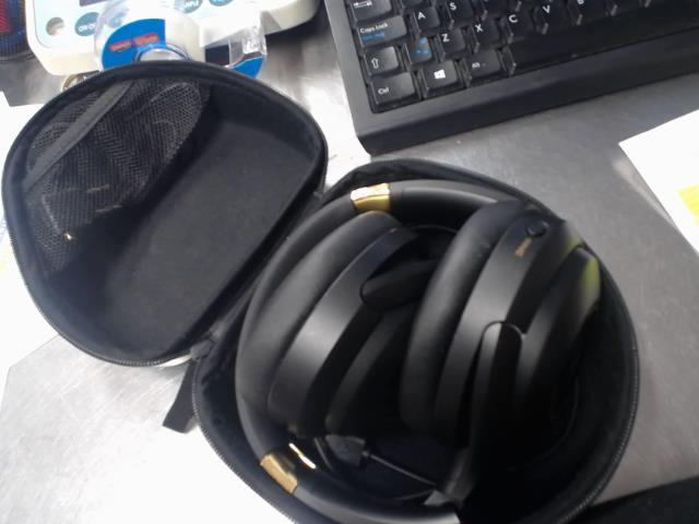 Monster headset in case like new