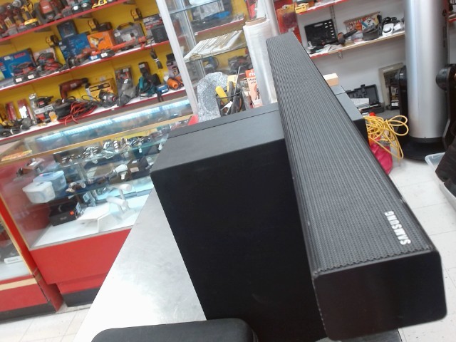 Bar de son sub remote
