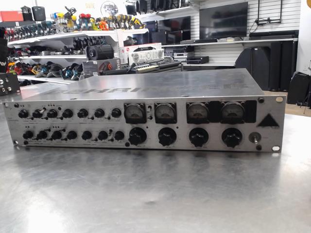 Tube composer behringer no charg