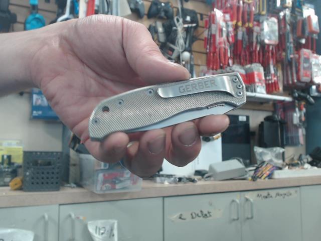 Knife pocket