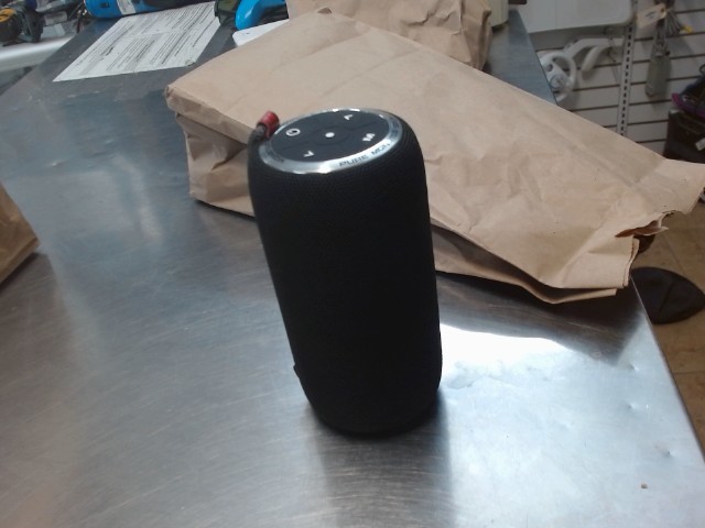 Speaker monster no charg