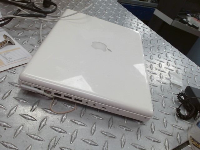 Macbook  2006 1.8ghz 2gb ddr2 bat defect